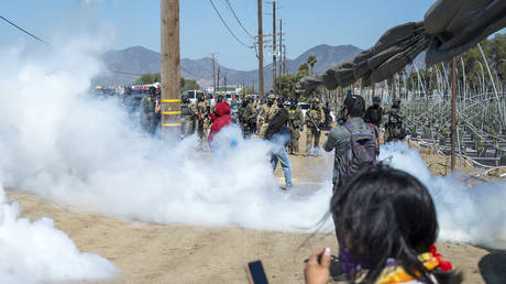 Chaos breaks out during immigration raid on world’s largest cannabis farm (VIDEOS)