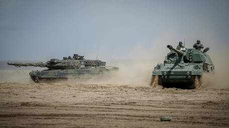Baltic state digs anti-tank ditch on Russian border – media
