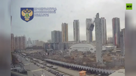 Ski ramp demolition goes disastrously wrong outside Moscow (VIDEO)