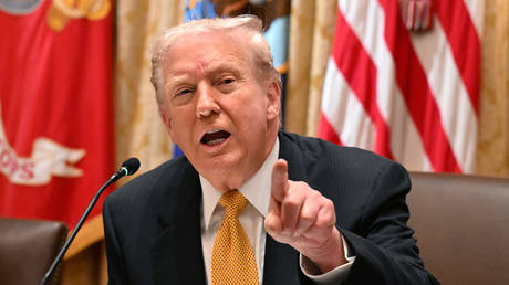 Trump declares Venezuelan airspace closed