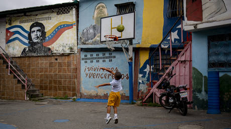 Maduro to grow into ‘Bolivar, Fidel, or Che’ – expert