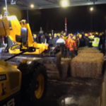 French farmers block ports over controversial EU trade deal (VIDEO)
