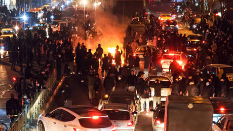 West seeking to ‘destroy’ Iran through ‘color revolution’ – Moscow
