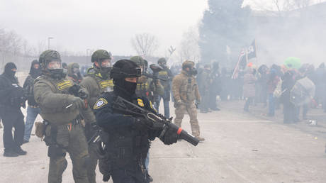 Pentagon readies 1,500 troops to control Minnesota riots – WaPo
