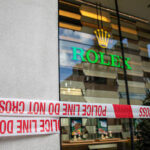 Machete-wielding gang raids Rolex store in London (VIDEO)