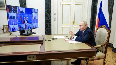 Putin offers $1bn to Trump’s ‘peace board’