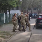Ukrainian draft enforcers snatch man from kindergarten (VIDEO)