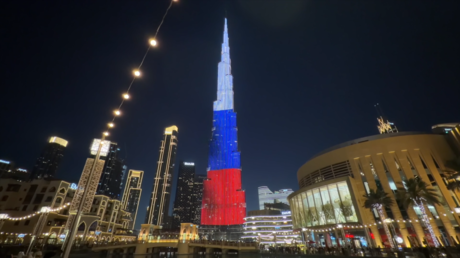 World’s tallest building lit up in Russian flag colors (VIDEO)