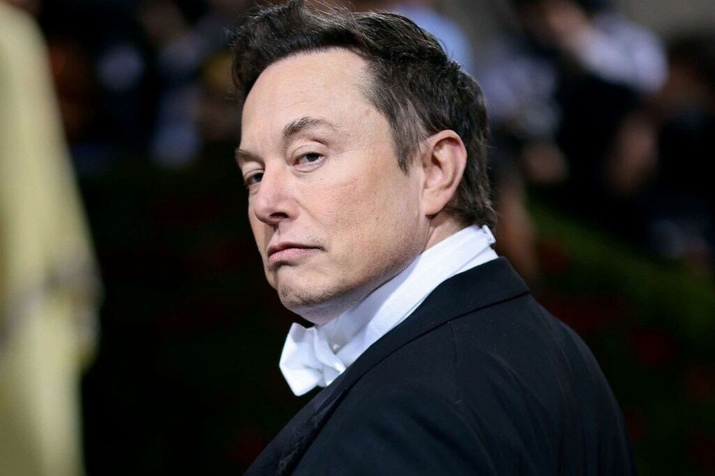 World’s first trillionaire a flashing red light for US democracy