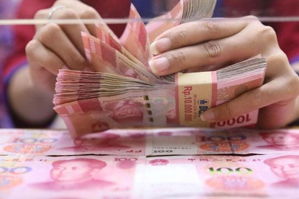 China’s currency stance could cost it lost decades