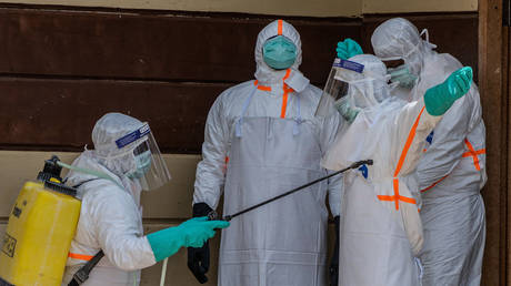 US Ebola plan: Push it on Africa